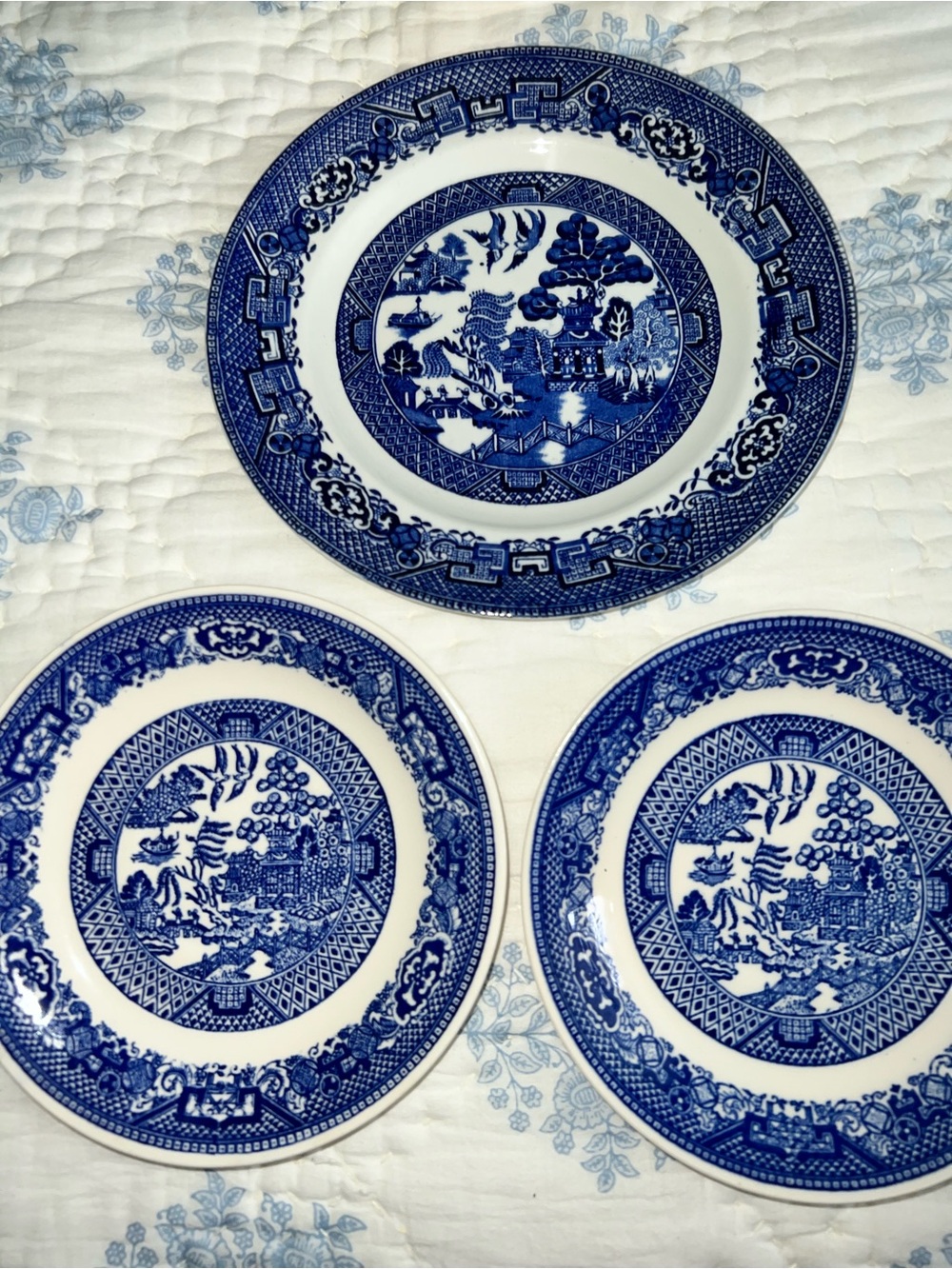 Blue Willow Pattern 8" plate and two 6" plates vintage gently used